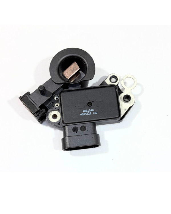 Regulador de alternador para CHEVROLET: Aveo 1.6-1.4 (08-12) • SUZUKI: Swift (92-96) • DAEWOO: Nubira 1.6L (98-04) Lanos 1.6  (95-03) • Uso alternador: F 042 300 073